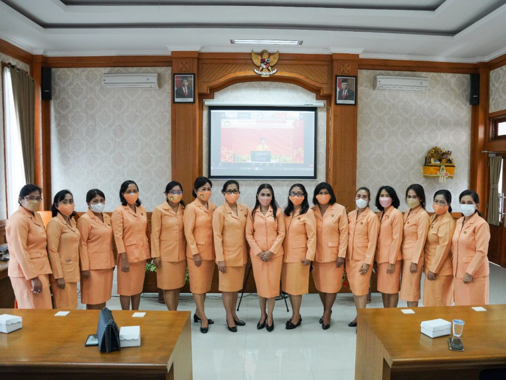Ikuti Perayaan HUT DWP Ke 22 Secara Virtual, Ny Rasniathi Adi Arnawa Ajak Anggota Bangun Pemberdayaan Ekonomi Perempuan